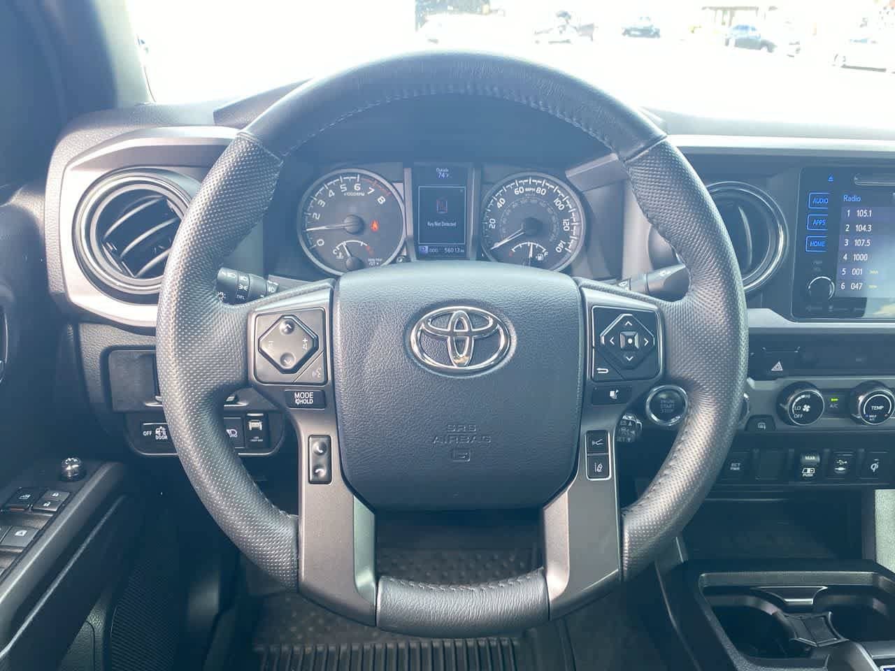 Used 2018 Toyota Tacoma TRD Sport AWD/4WD image 14