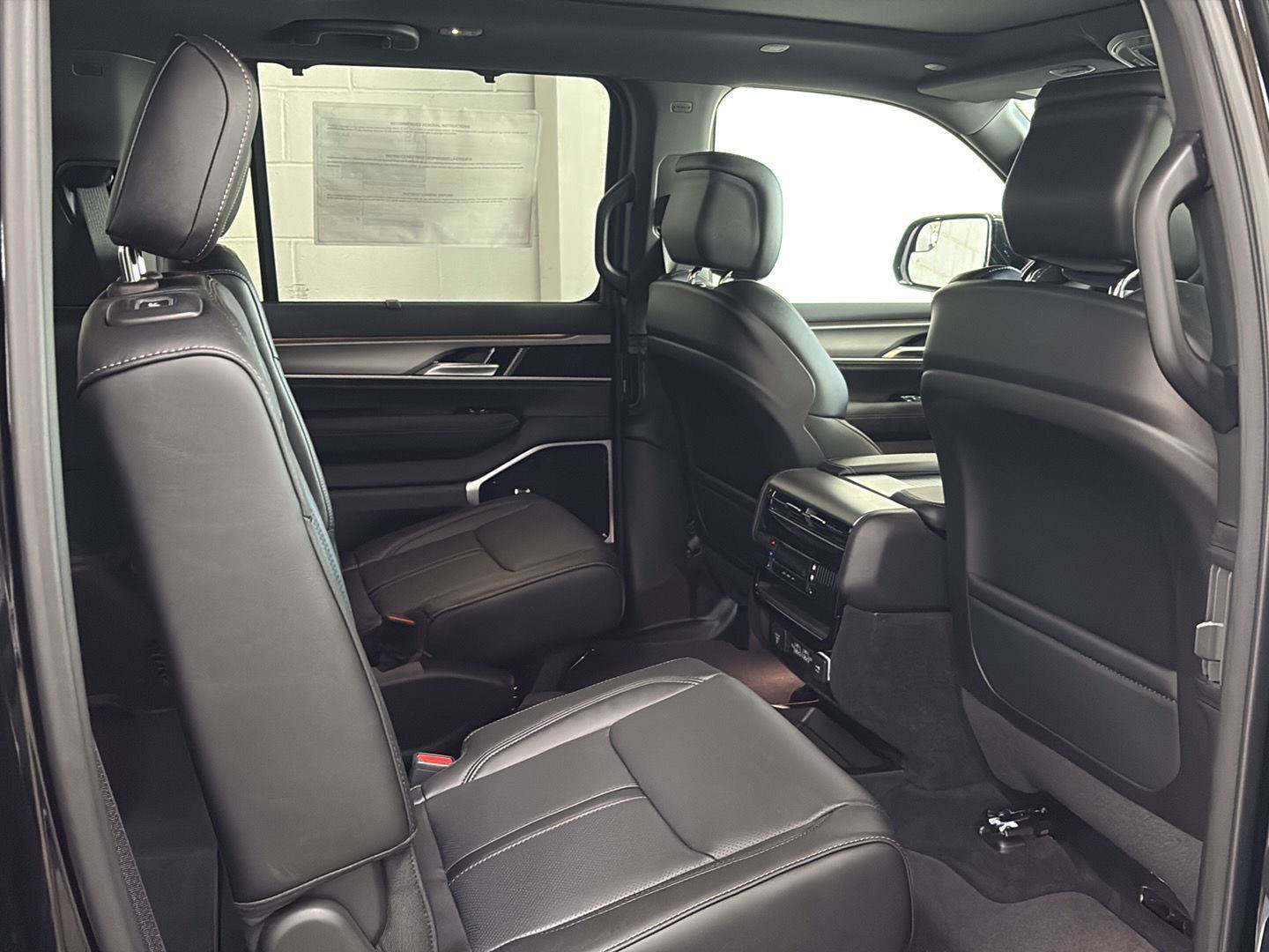 New 2026 Jeep Grand Wagoneer Limited AWD/4WD image 27