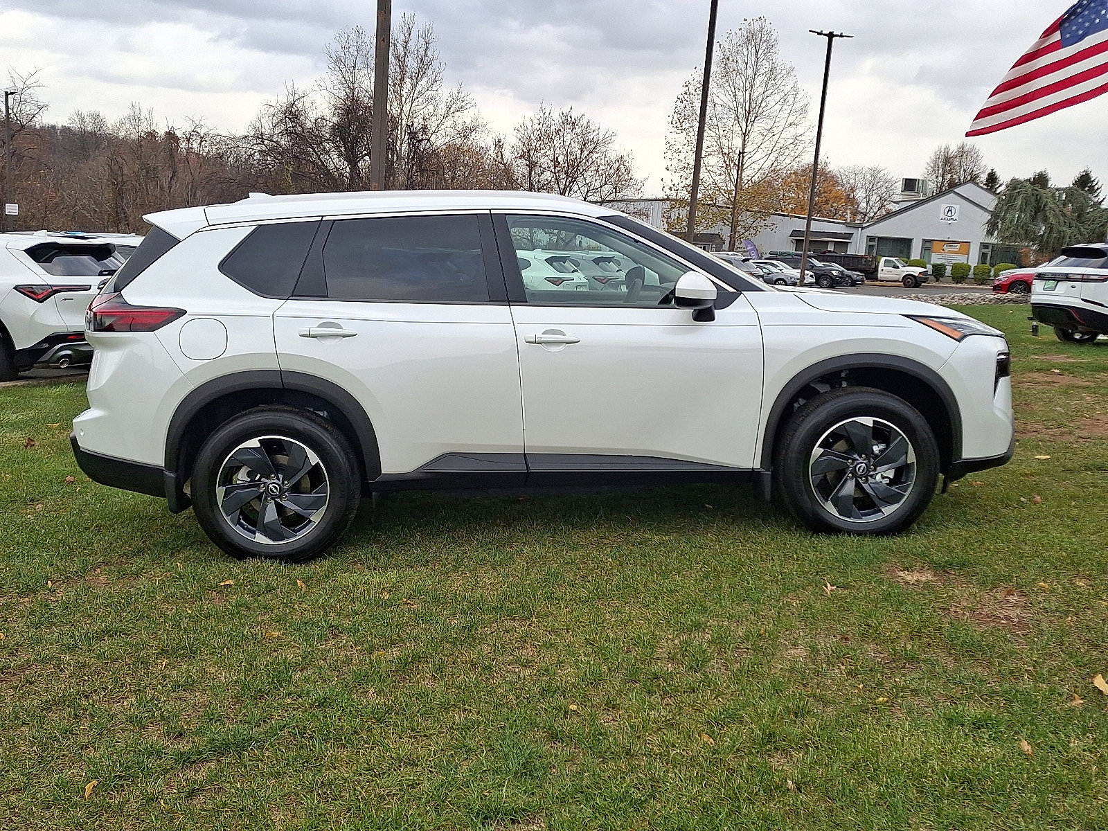 Used 2026 Nissan Rogue SV w/ SV Premium Package image 7