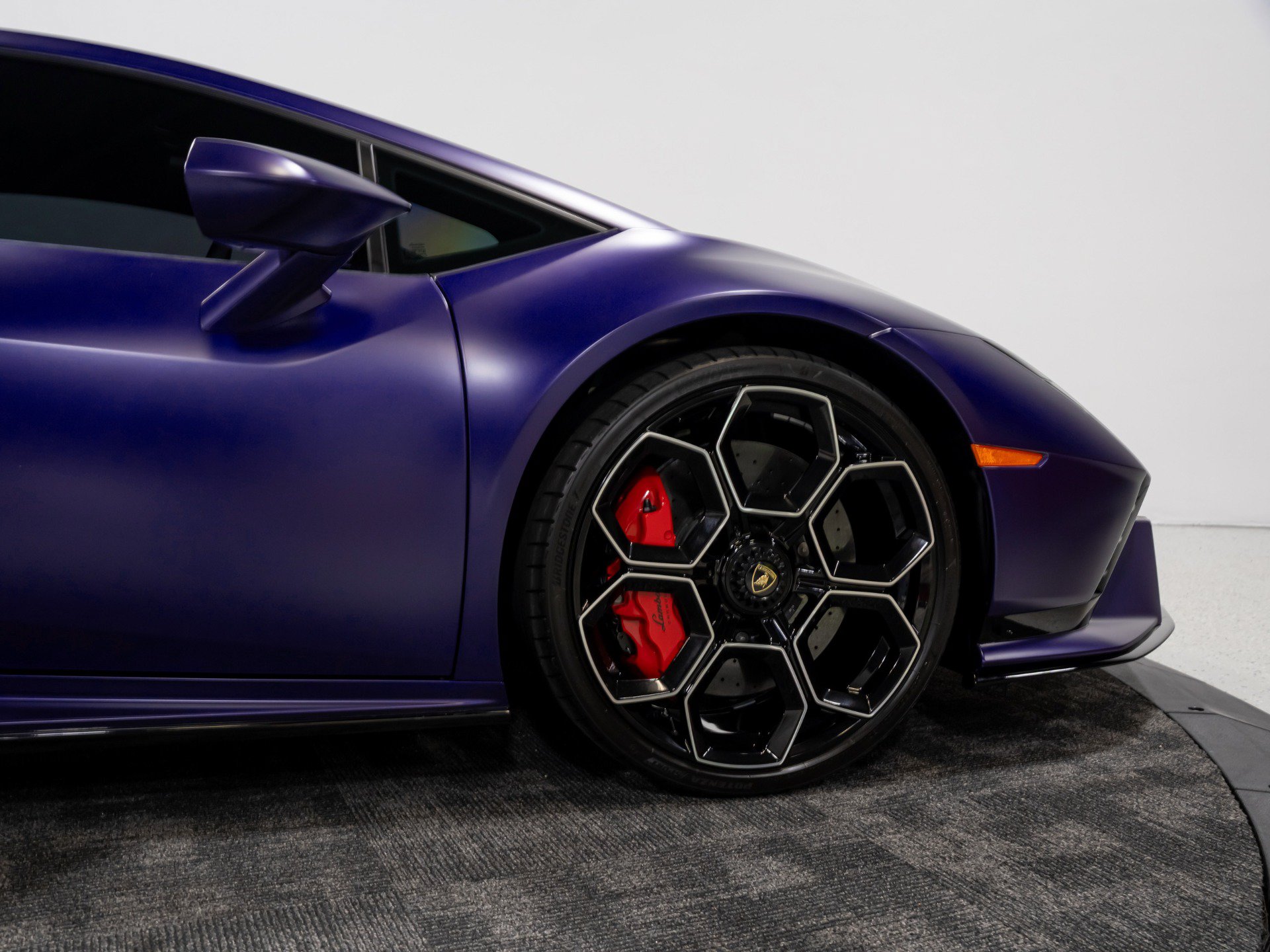 Used 2024 Lamborghini Huracan Tecnica RWD image 30