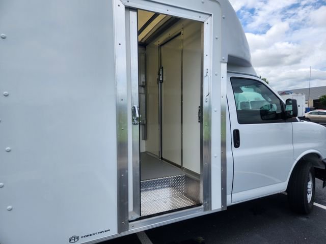 New 2024 Chevrolet Express 3500 w/ Power Convenience Package image 29