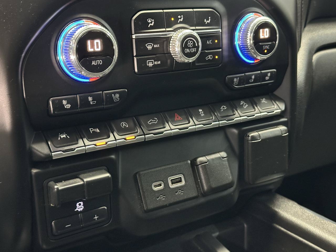Used 2019 GMC Sierra 1500 Denali w/ Denali Ultimate Package AWD/4WD image 25