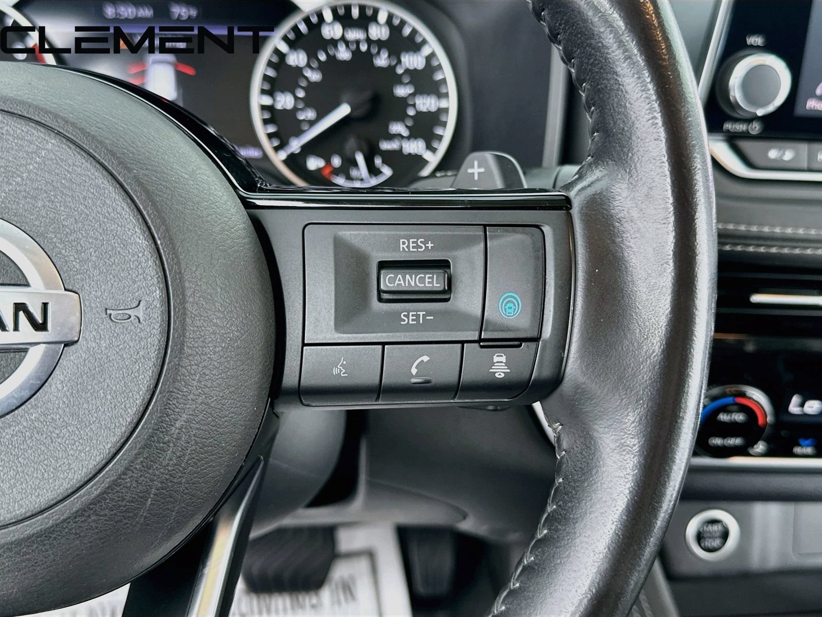 Used 2021 Nissan Rogue SL AWD/4WD image 17