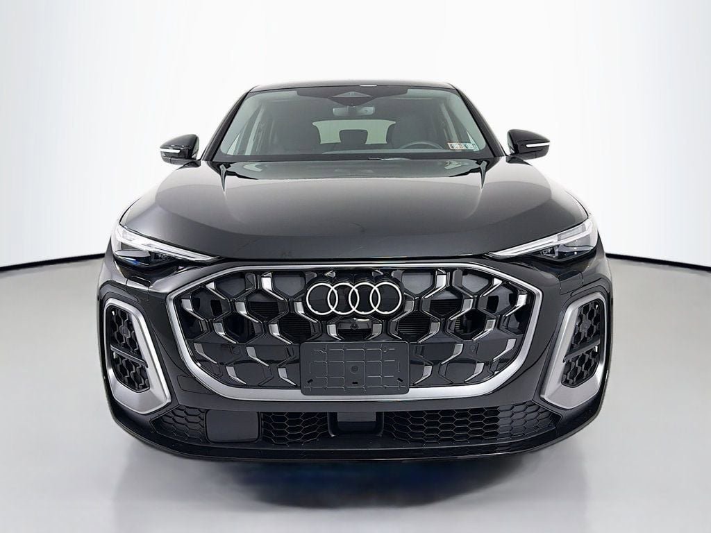 Used 2025 Audi Q5 Premium Plus w/ Premium Plus AWD/4WD image 2