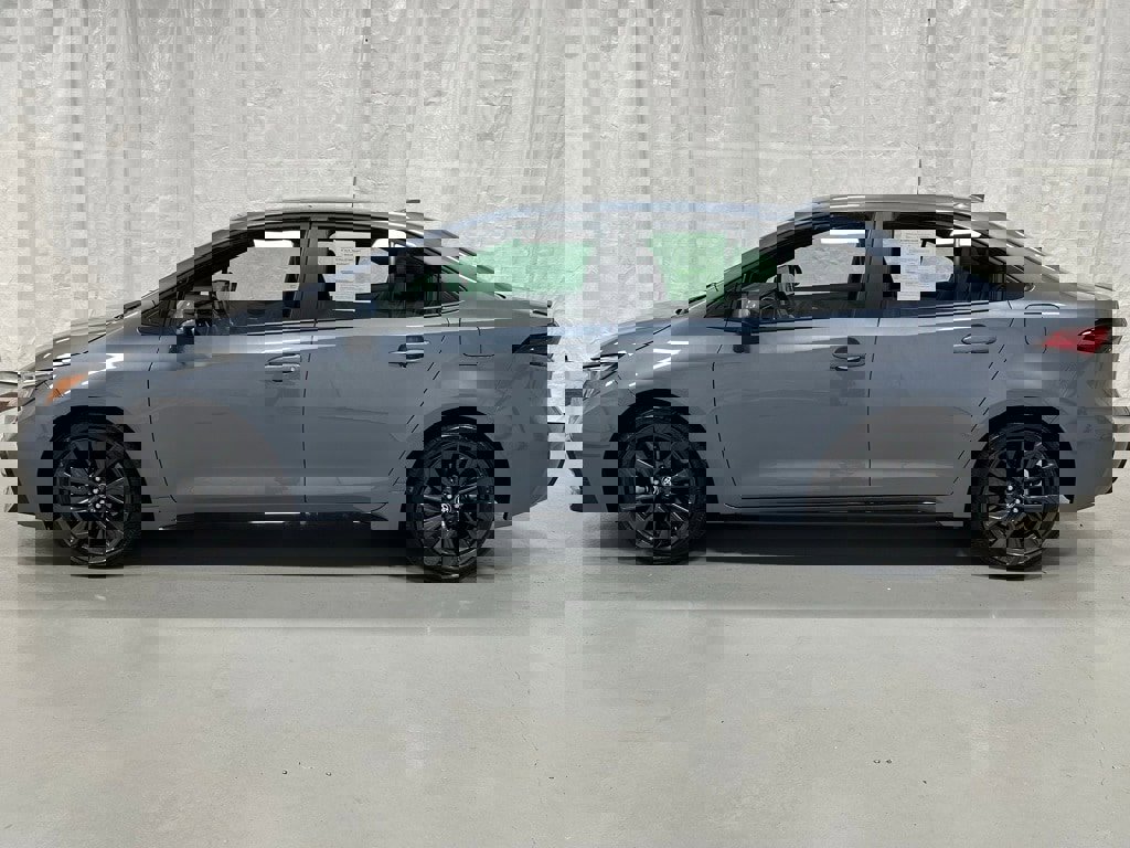 Used 2025 Toyota Corolla XSE image 4