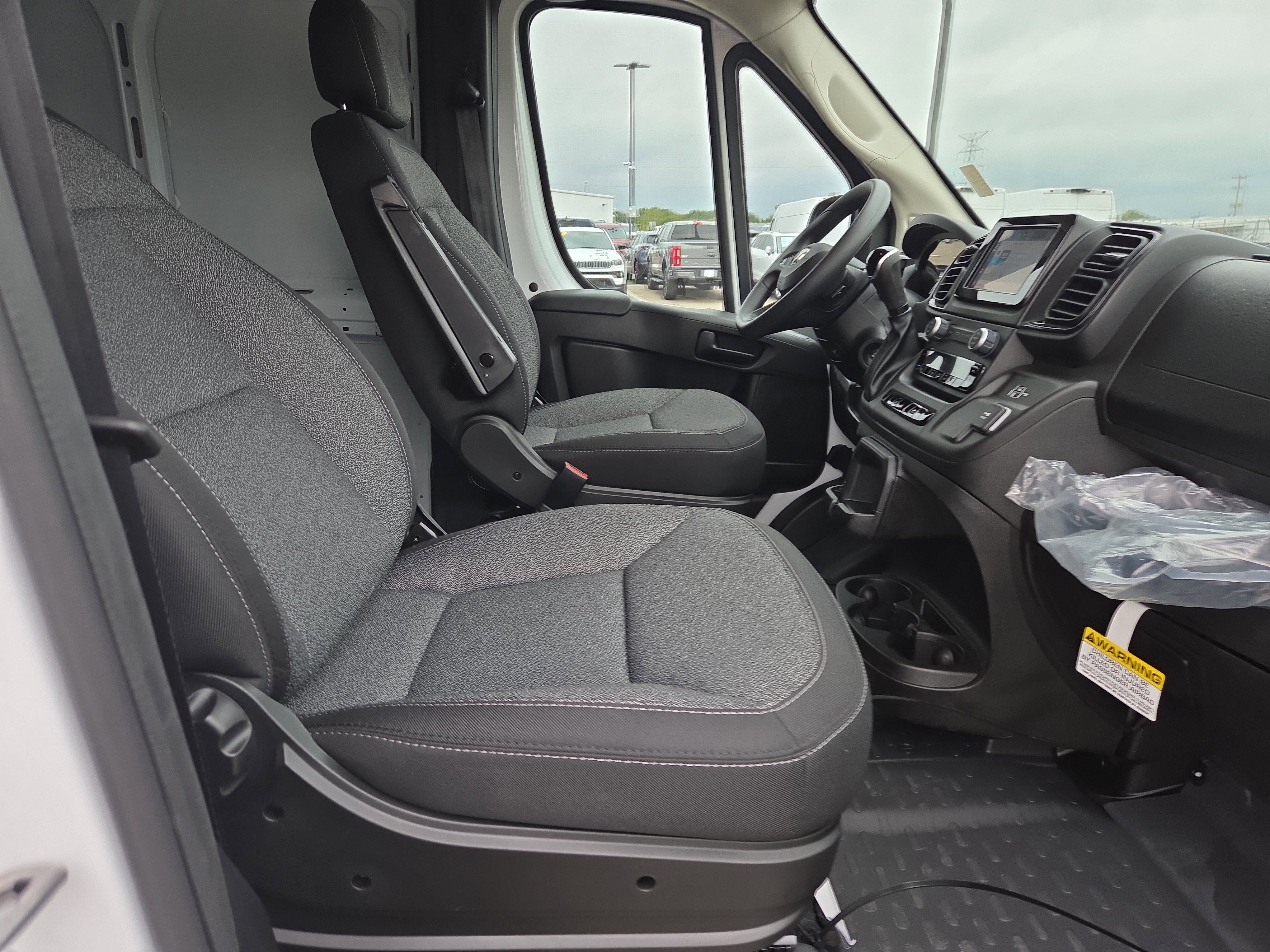 Used 2025 RAM ProMaster 2500 w/ Storage Group image 5
