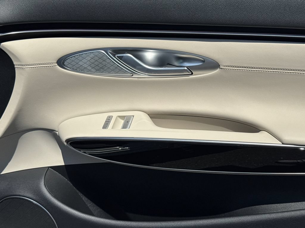 New 2027 Genesis GV70 2.5T AWD/4WD image 16
