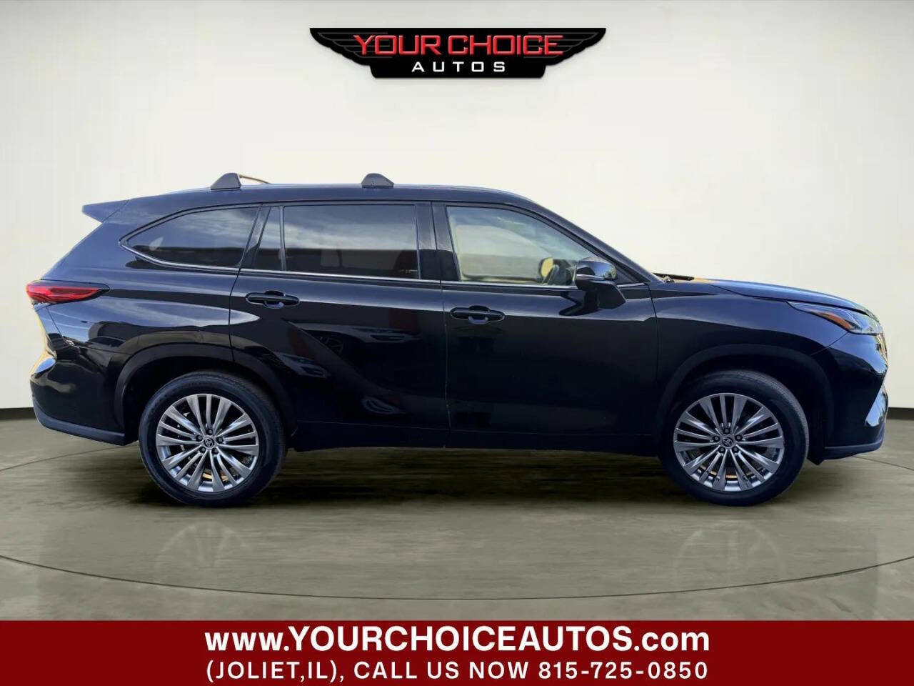 Used 2023 Toyota Highlander Platinum FWD image 7