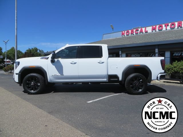 Used 2025 GMC Sierra 2500 AT4 AWD/4WD image 2