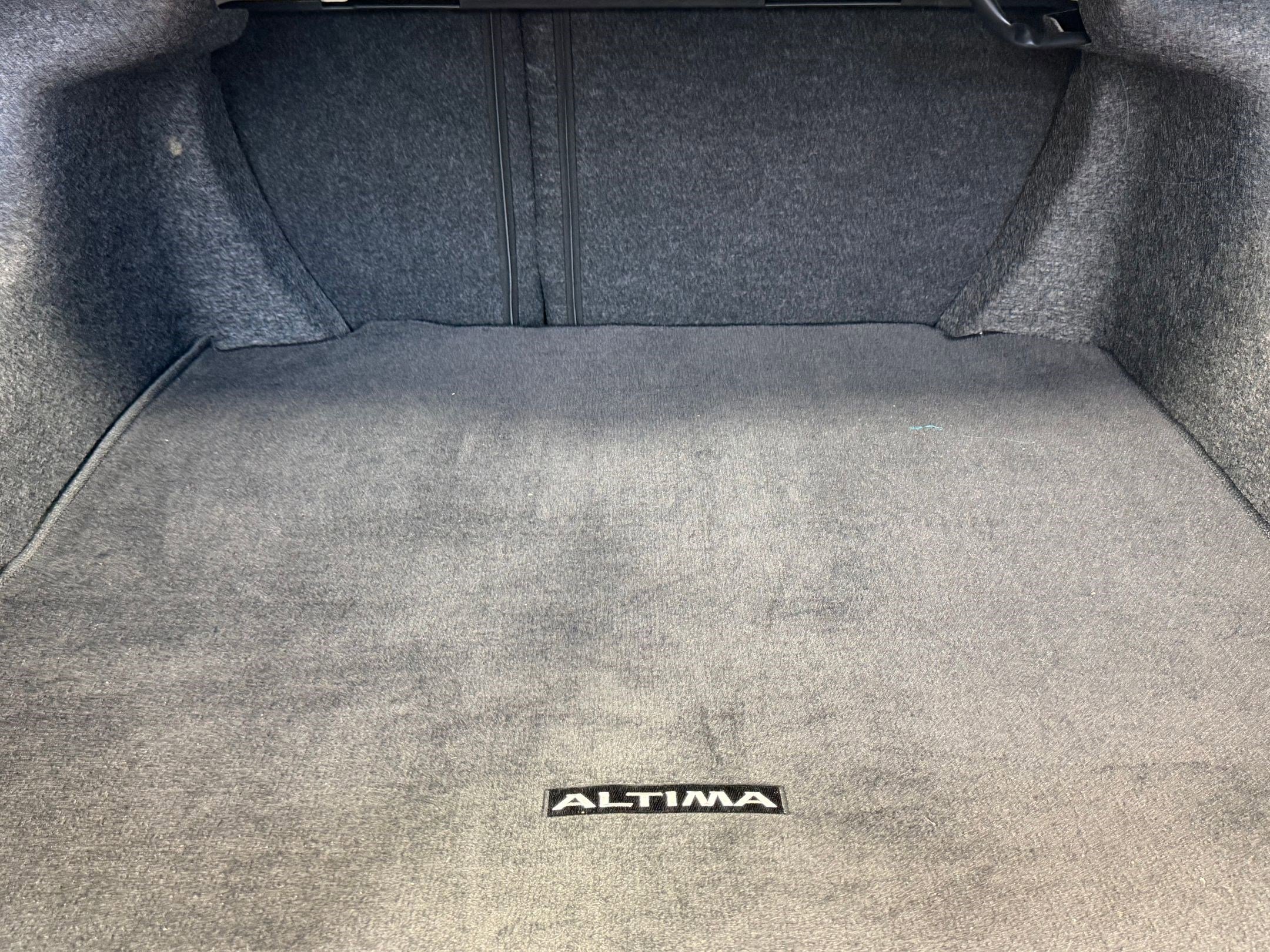 Used 2024 Nissan Altima 2.0 SR image 23