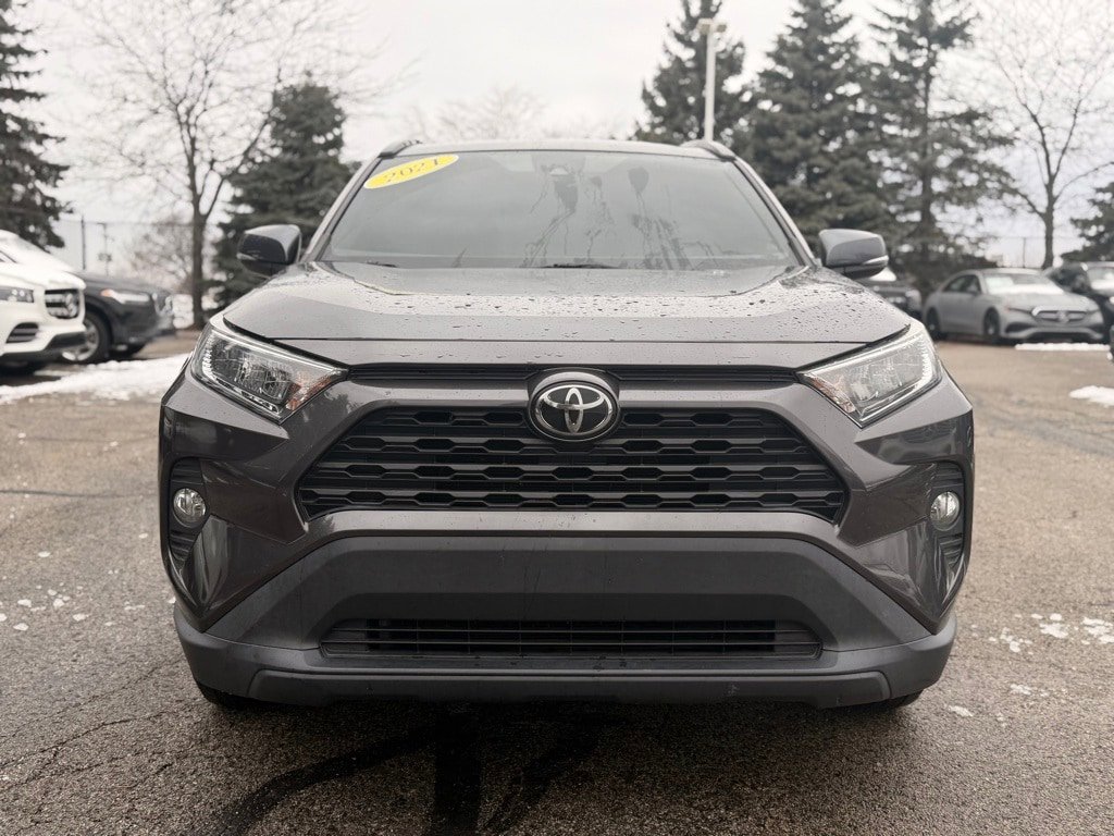 Used 2021 Toyota RAV4 XLE image 2