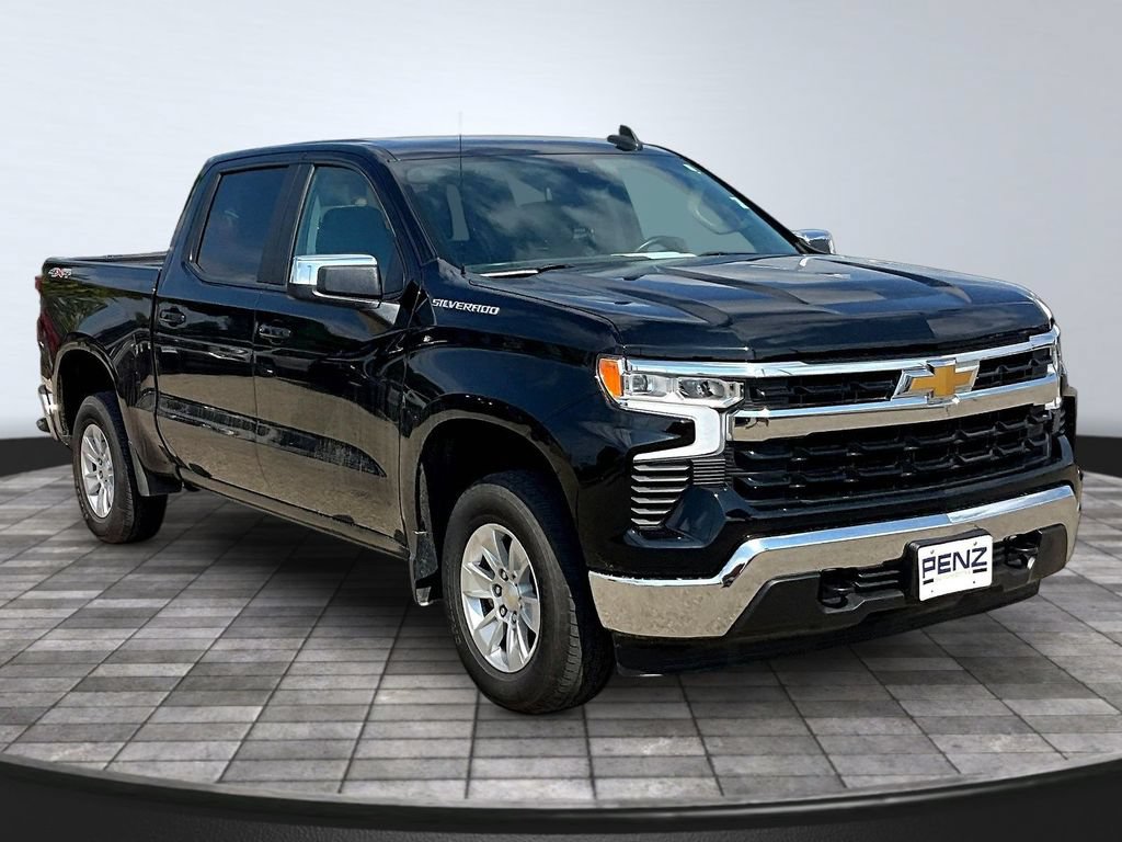 Used 2023 Chevrolet Silverado 1500 LT AWD/4WD image 3