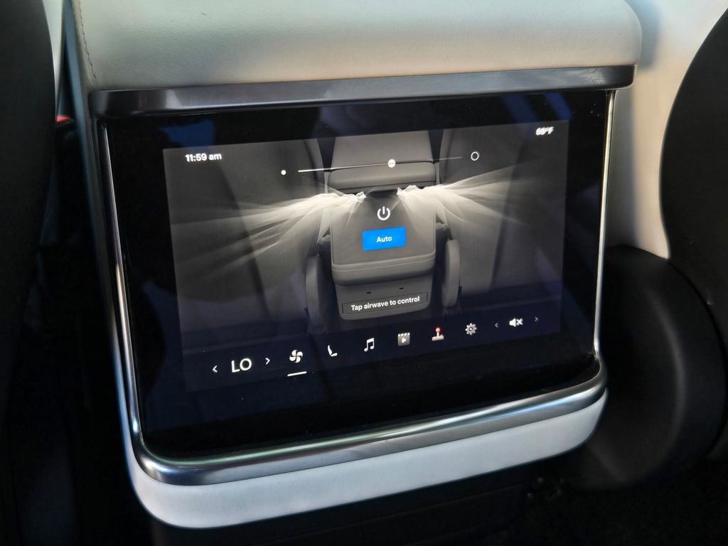 Used 2022 Tesla Model X Plaid image 15