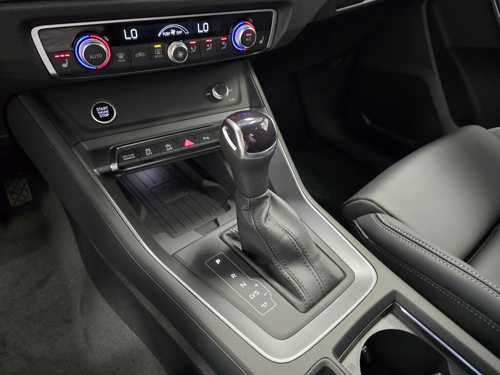 New 2025 Audi Q3 2.0T Premium image 16
