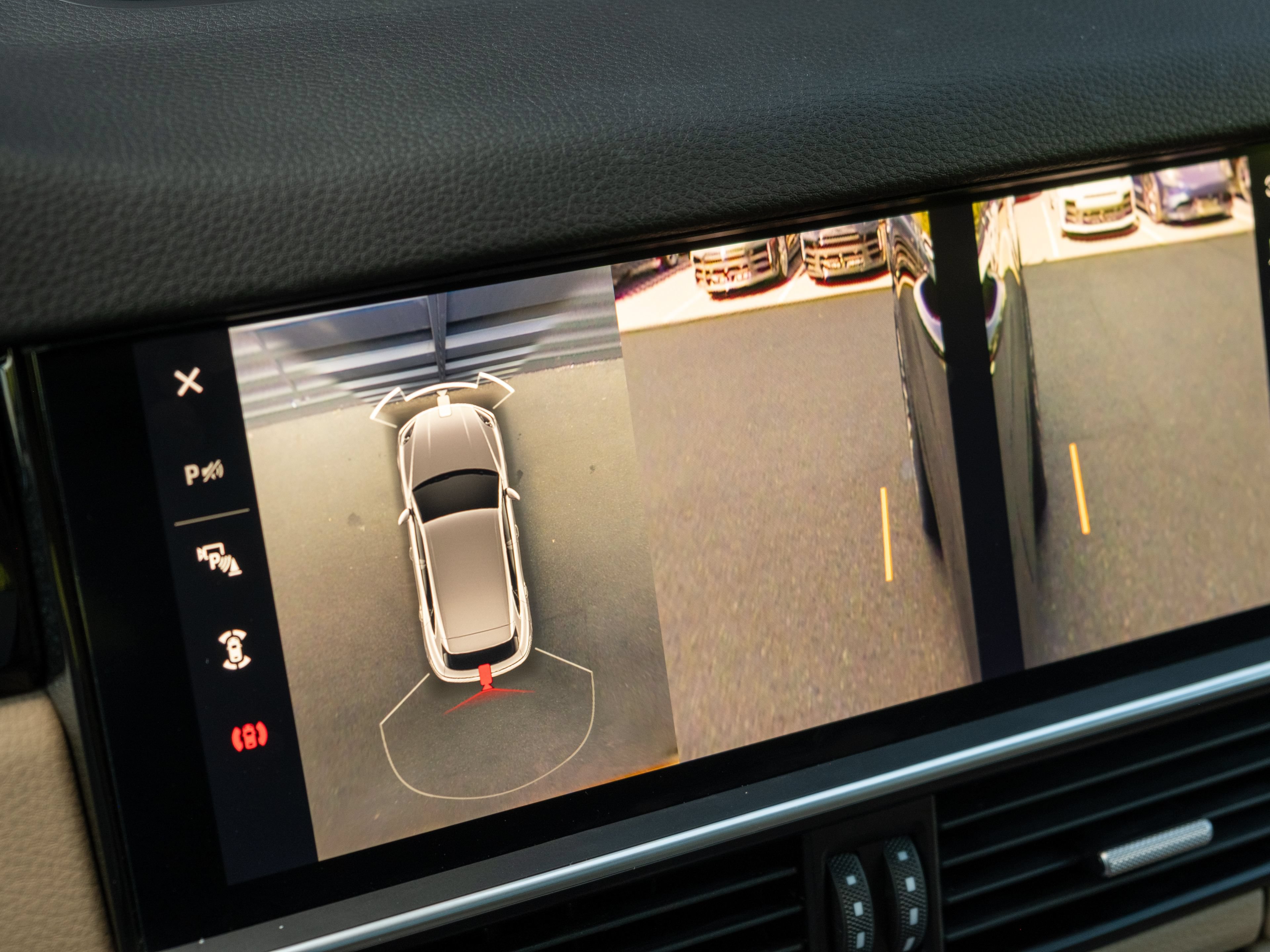 Certified 2023 Porsche Cayenne AWD/4WD image 30