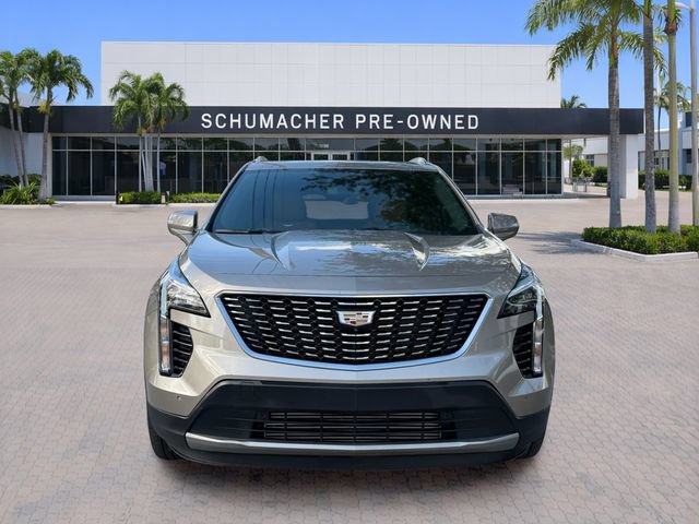 Used 2022 Cadillac XT4 Premium Luxury w/ Enhanced Visibility Package FWD image 2