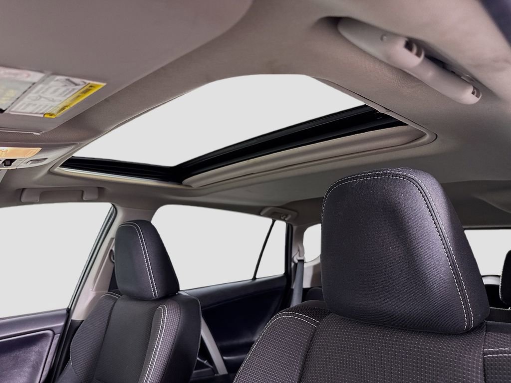 Used 2018 Toyota RAV4 XLE image 19