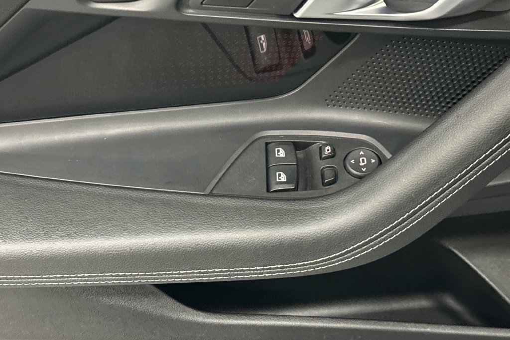 Used 2025 BMW M240i Coupe w/ Premium Package RWD image 12