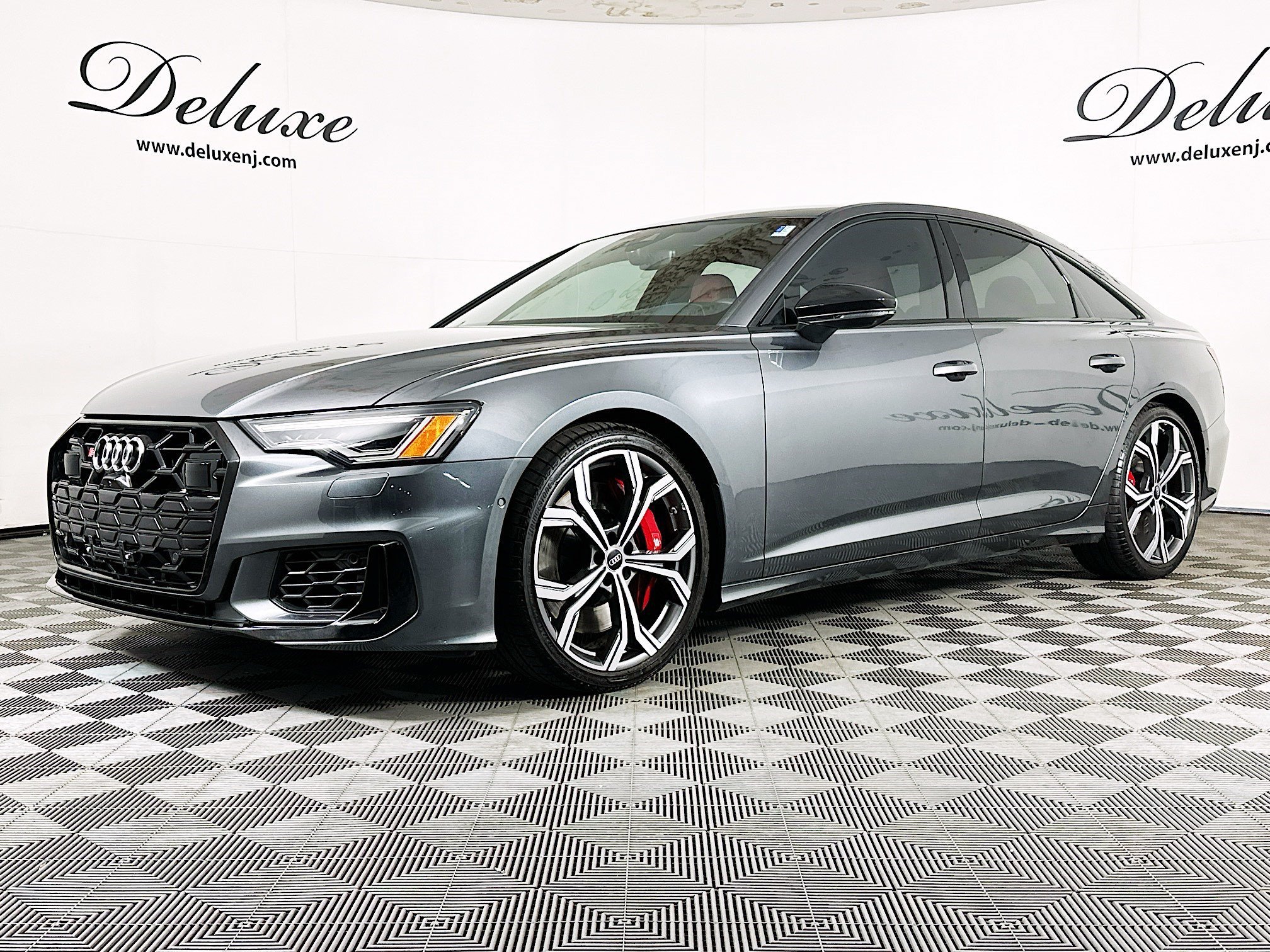 Used 2025 Audi S6 Premium Plus w/ Premium Plus Package AWD/4WD image 3