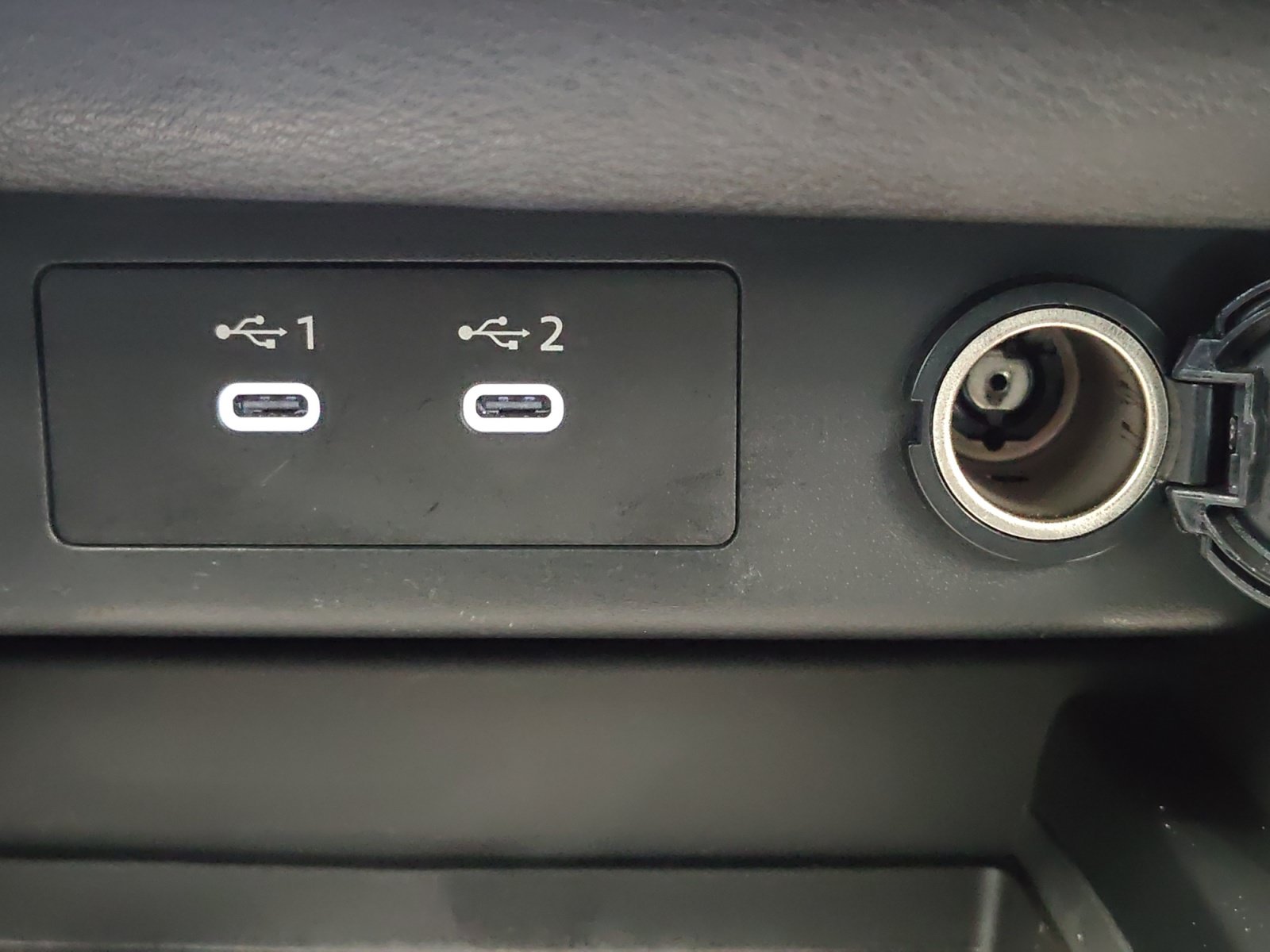 Used 2025 Nissan Rogue SV w/ SV Premium Package FWD image 22