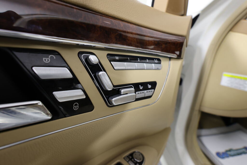 Used 2013 Mercedes-Benz S 550 4MATIC image 32