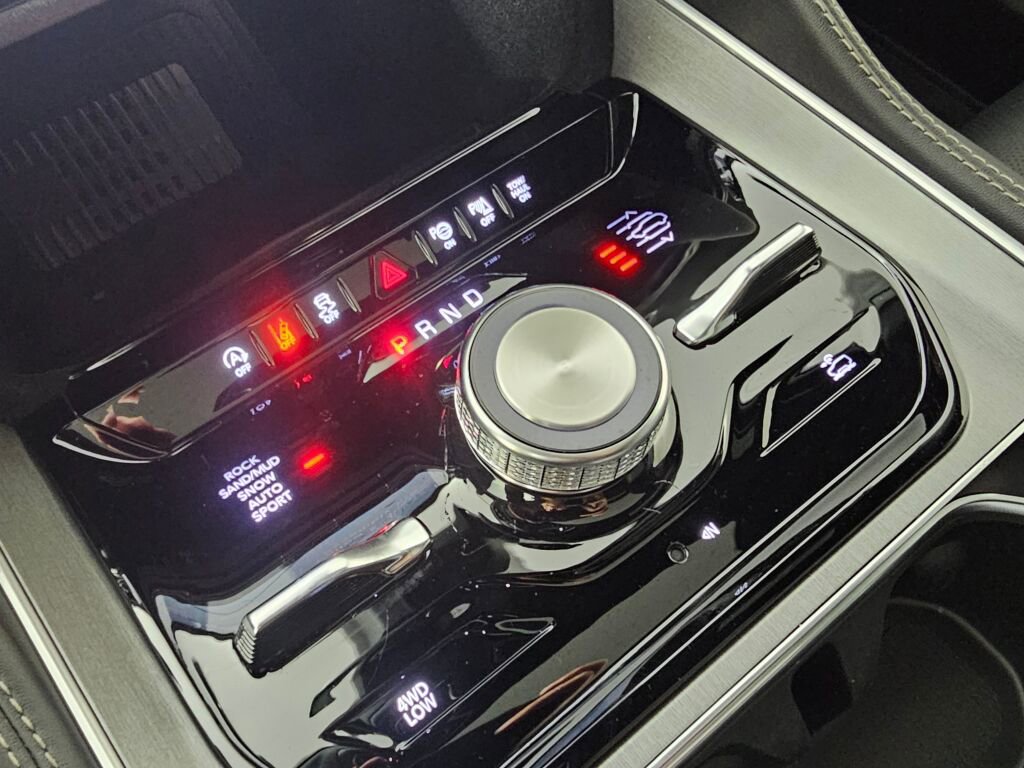 New 2026 Jeep Grand Wagoneer 4WD w/ Quick Order Packge 29V Upland image 31