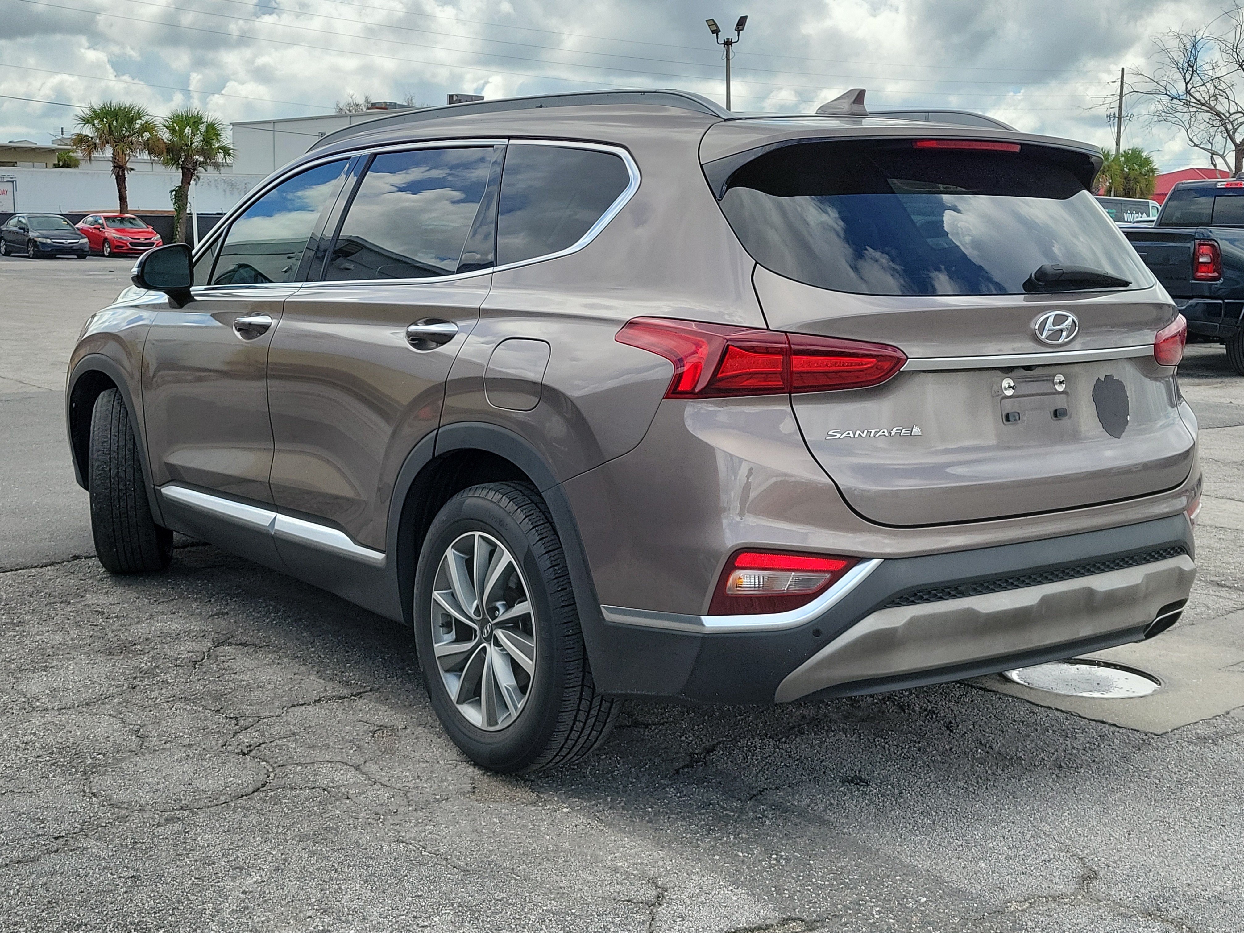 Used 2019 Hyundai Santa Fe FWD image 4