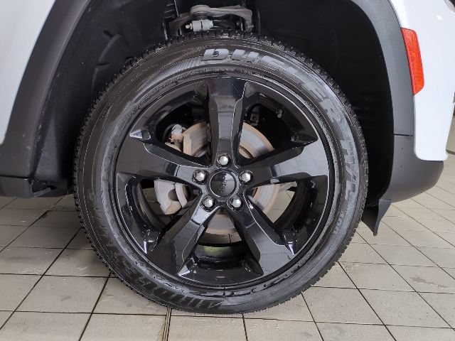 Used 2023 Jeep Grand Cherokee Altitude AWD/4WD image 27