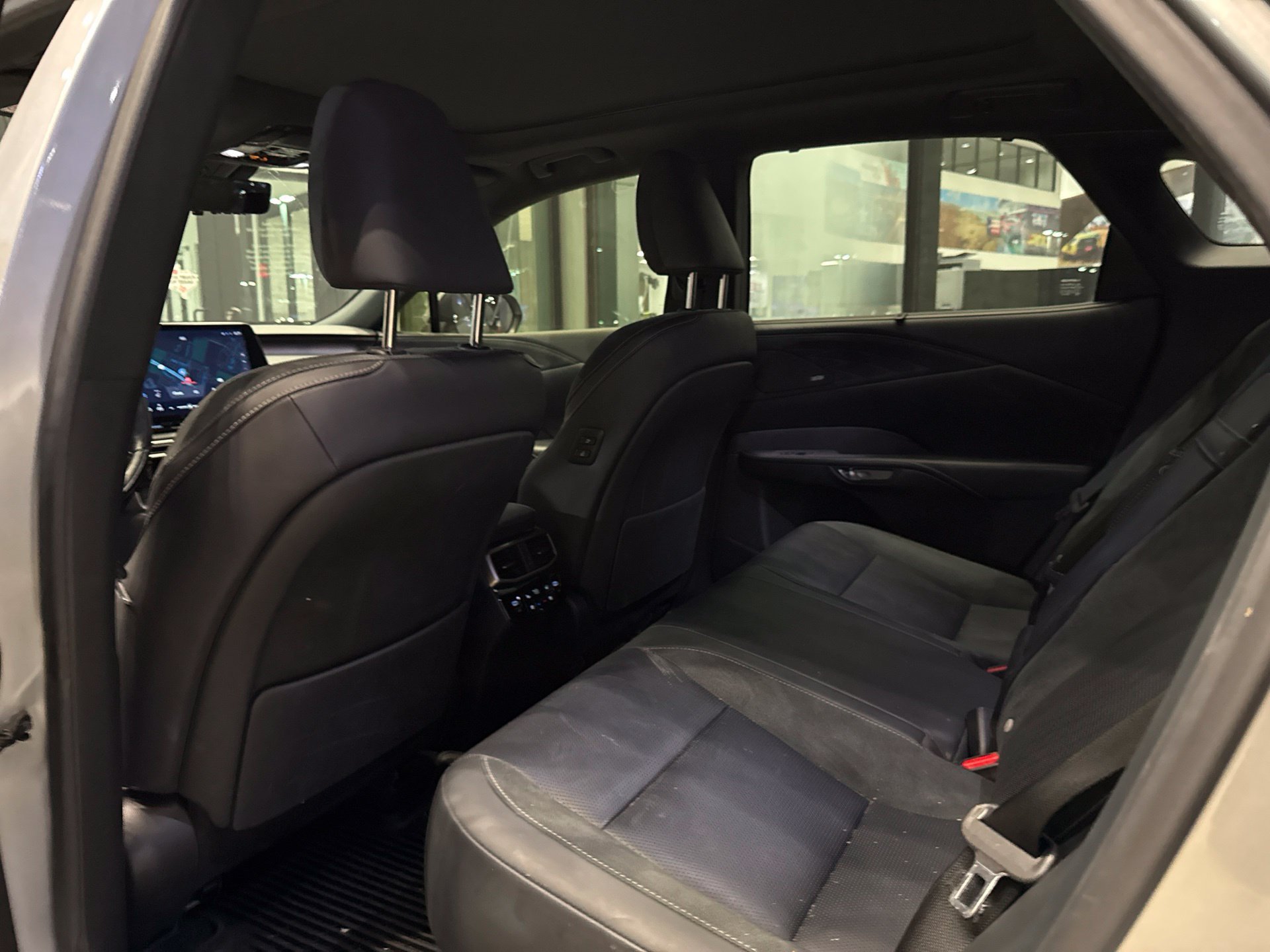 Used 2025 Lexus RX 450h AWD w/ Convenience Package image 10