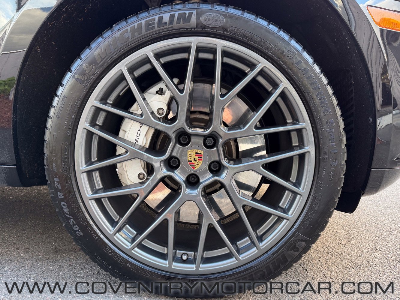 Used 2020 Porsche Macan Turbo image 12