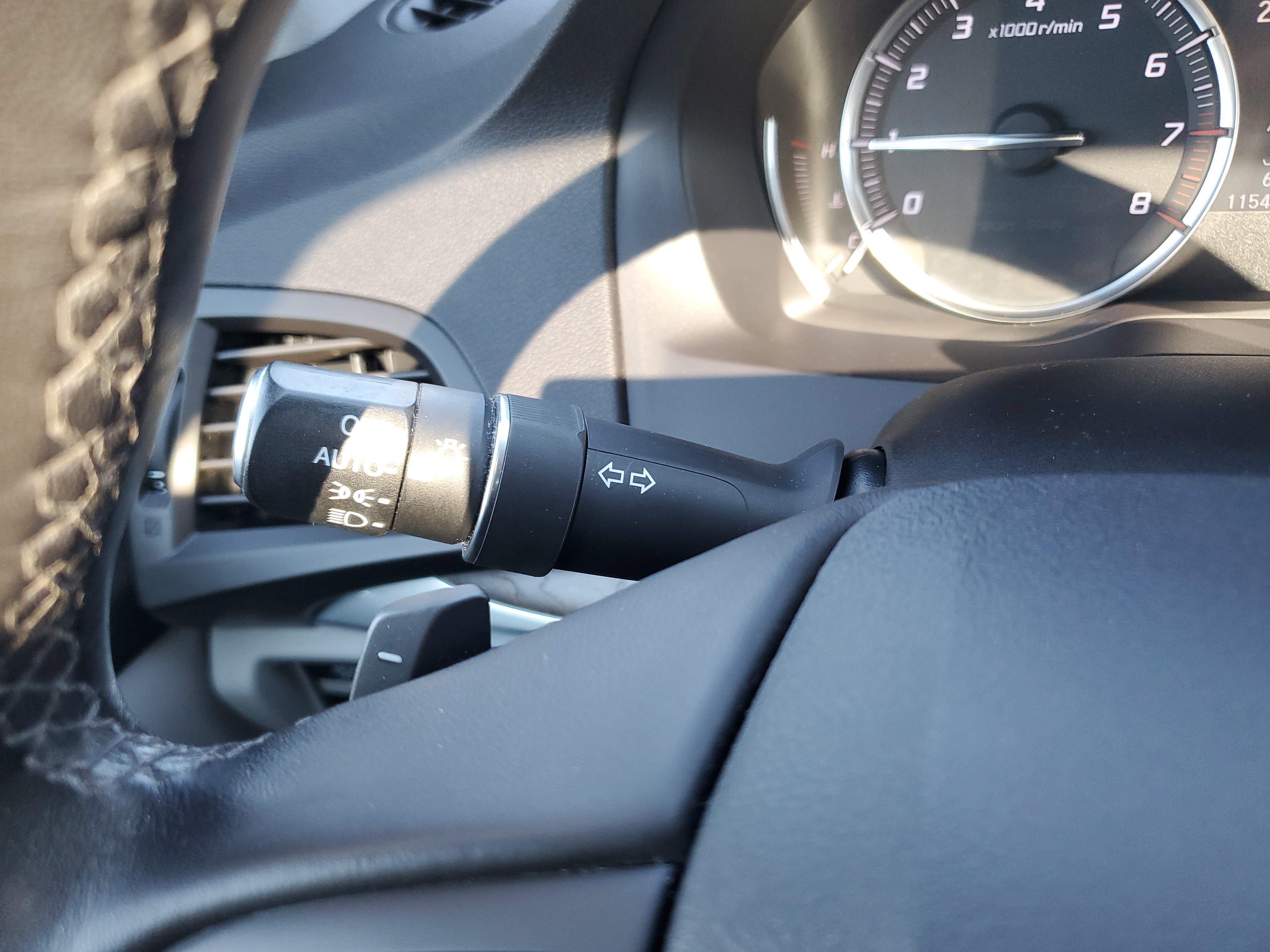 Used 2020 Acura MDX SH-AWD w/ Technology Package image 21