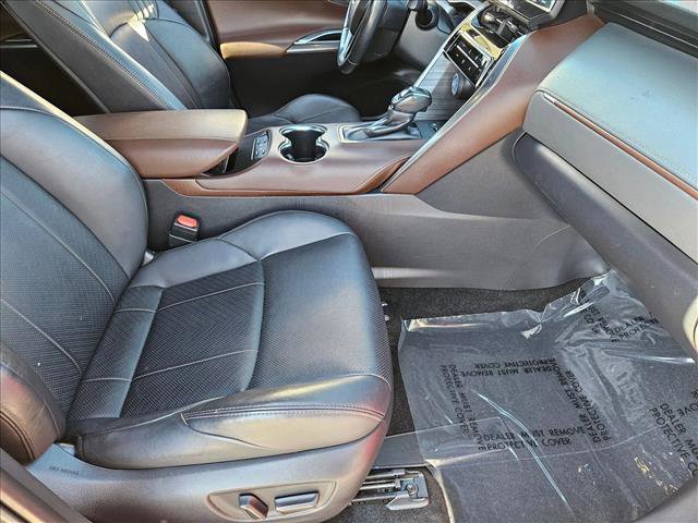 Used 2021 Toyota Venza Limited image 20