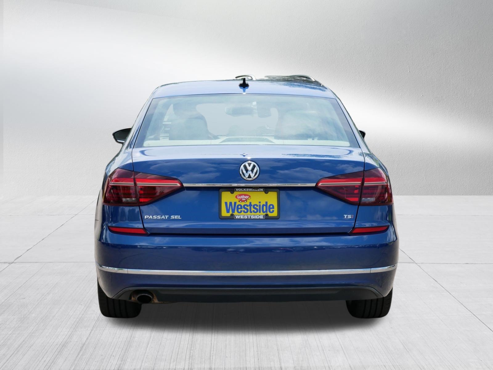Used 2017 Volkswagen Passat 1.8T SEL Premium FWD image 7