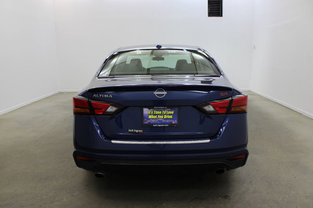 Used 2023 Nissan Altima 2.5 SR w/ SR Premium Package FWD image 3