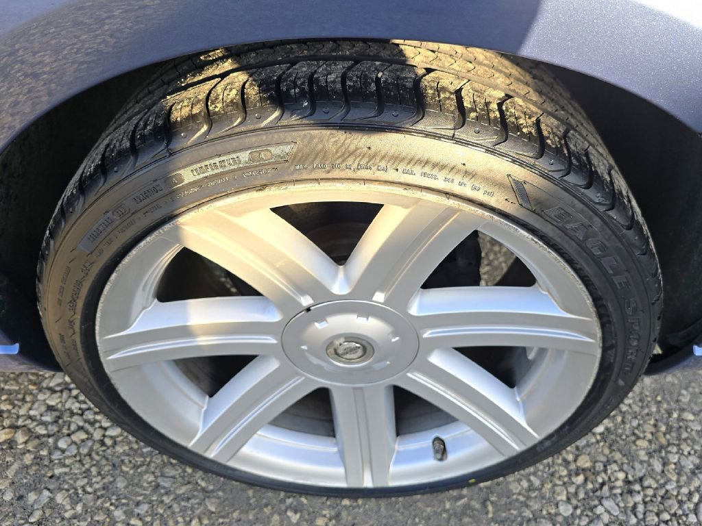 Used 2007 Chrysler Crossfire Limited image 22