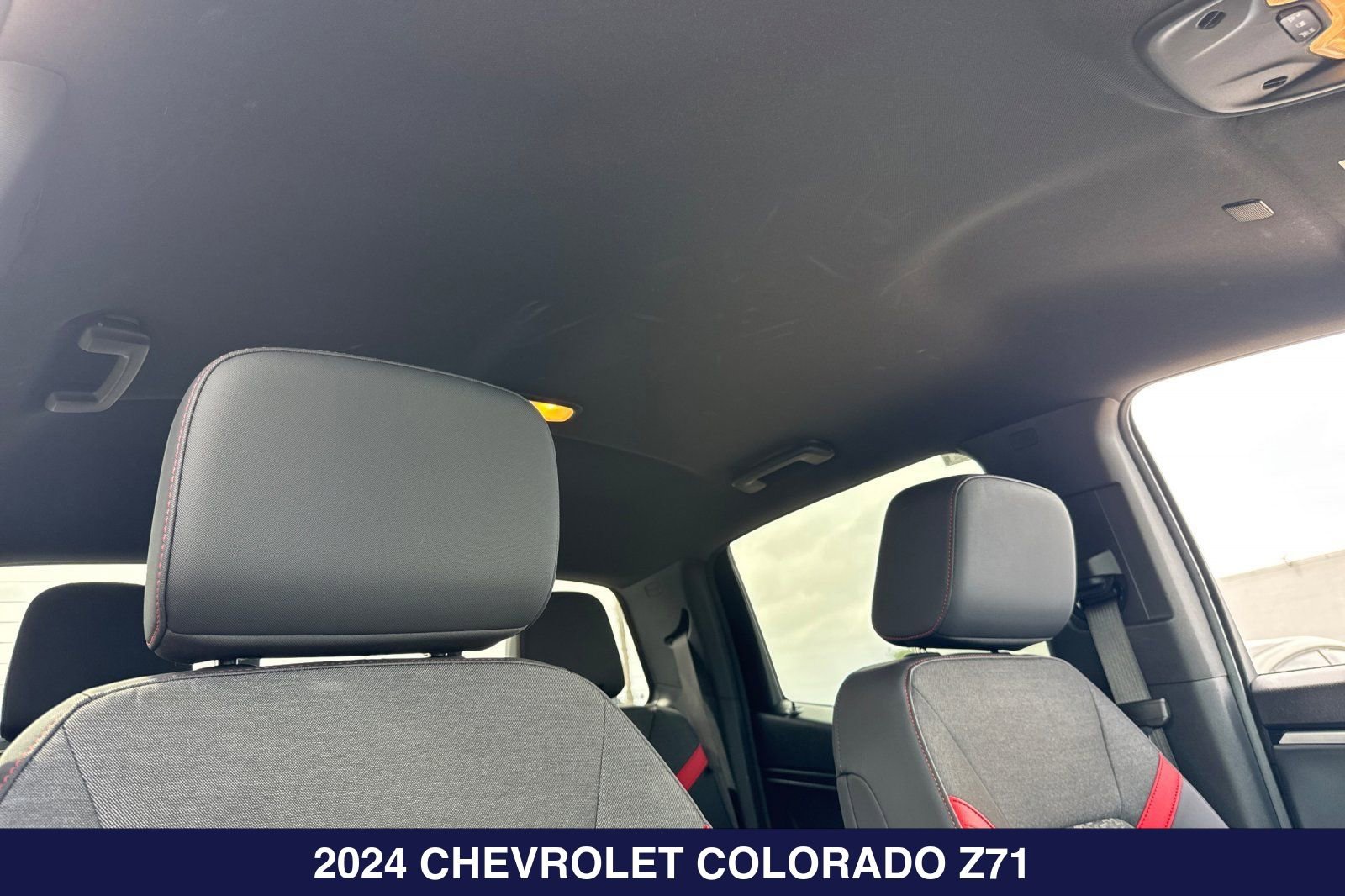 Used 2024 Chevrolet Colorado Z71 w/ Advanced Trailering Package AWD/4WD image 18