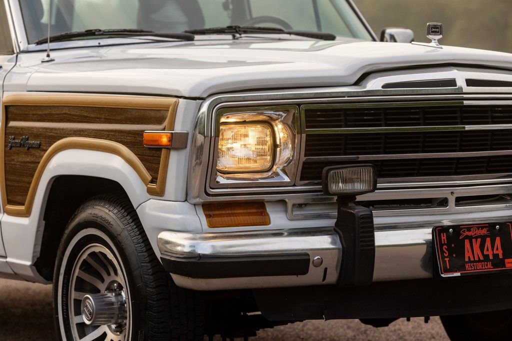 Used 1989 Jeep Grand Wagoneer AWD/4WD image 48