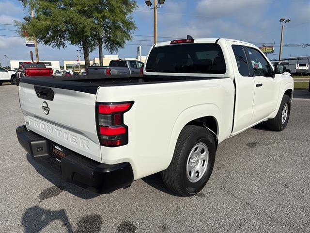 Used 2022 Nissan Frontier S RWD image 5