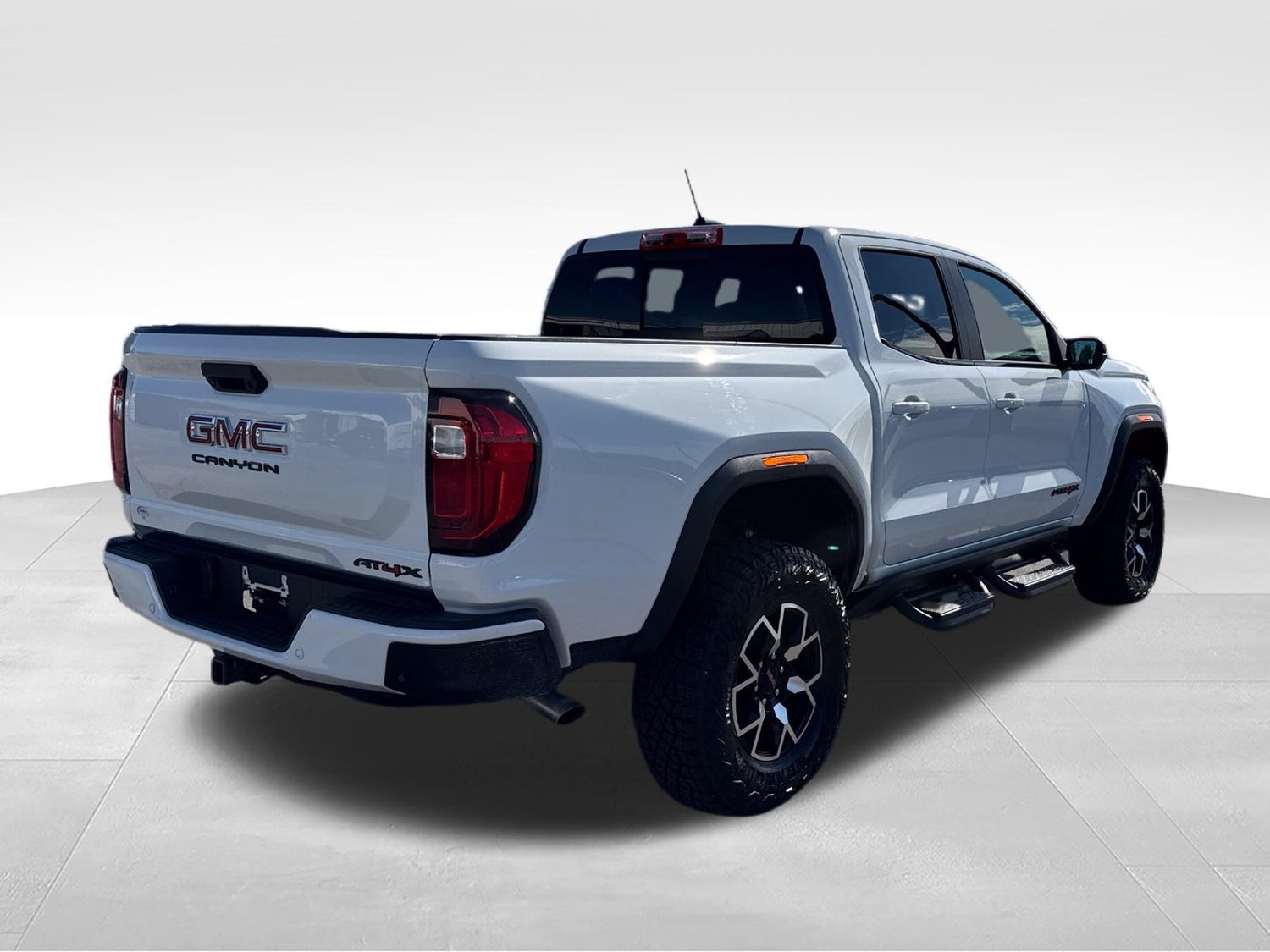 Used 2024 GMC Canyon AT4X AWD/4WD image 5