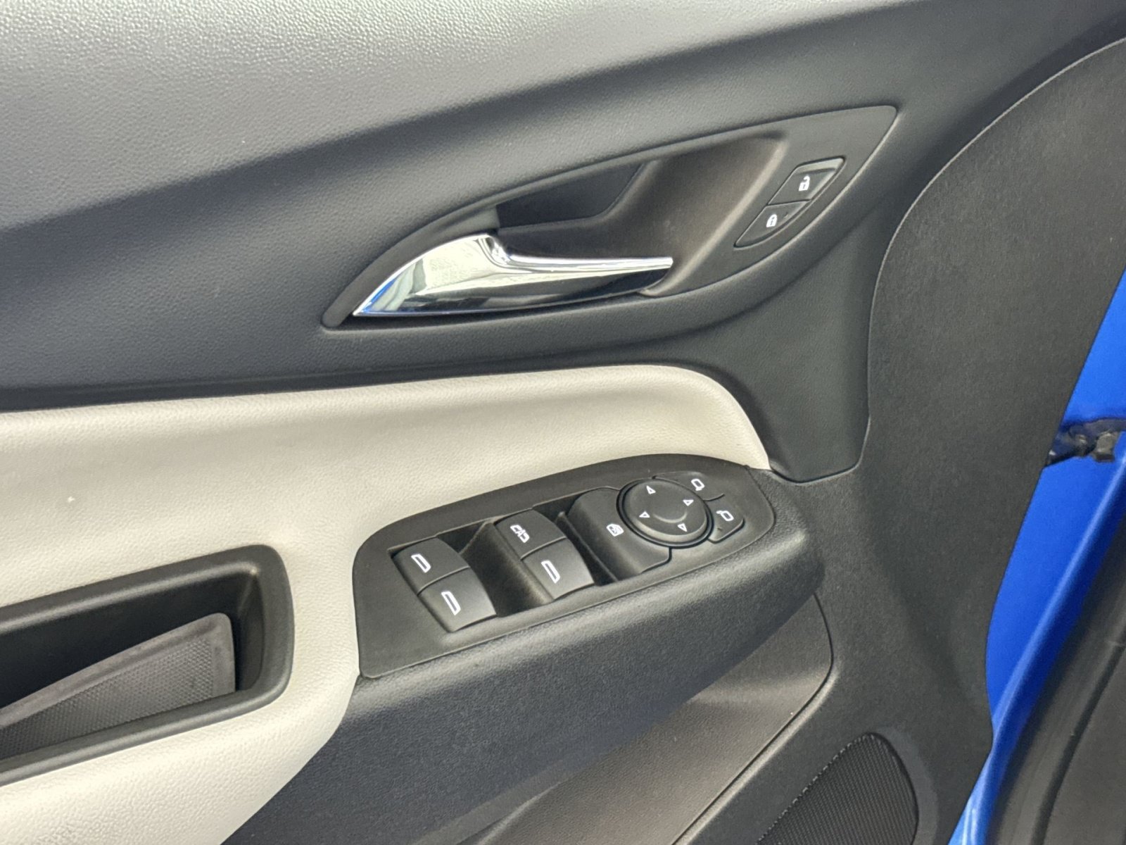 Used 2024 Chevrolet Equinox LS w/ Driver Confidence II Package FWD image 15