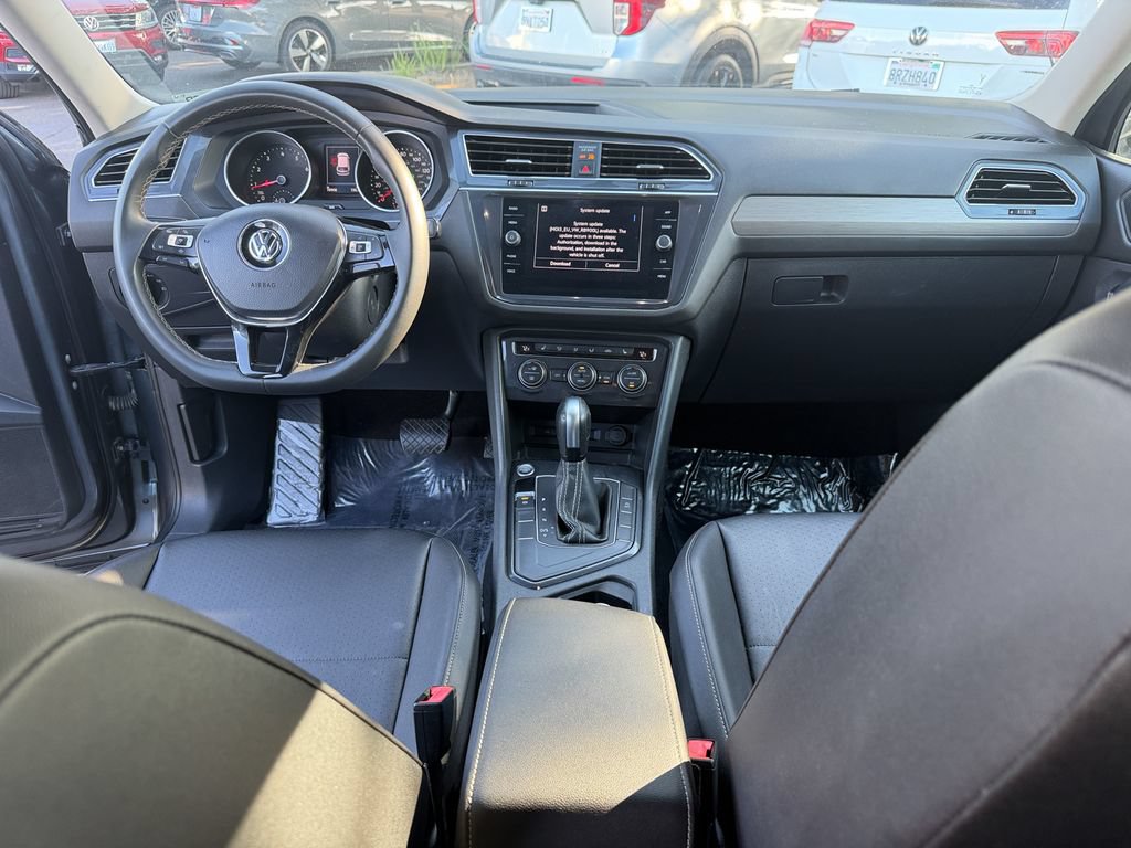 Used 2021 Volkswagen Tiguan SE FWD image 25