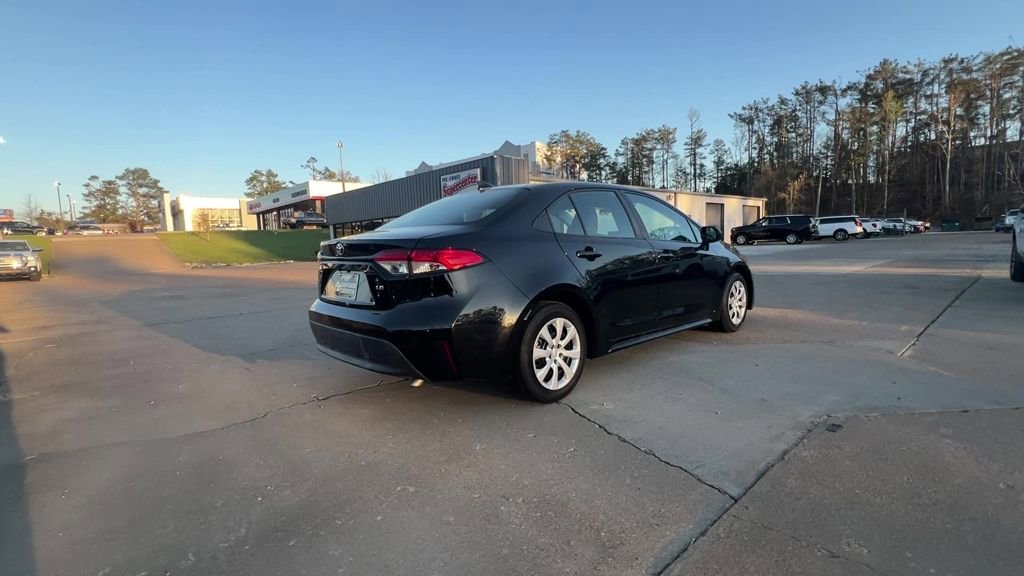 Used 2024 Toyota Corolla LE image 6