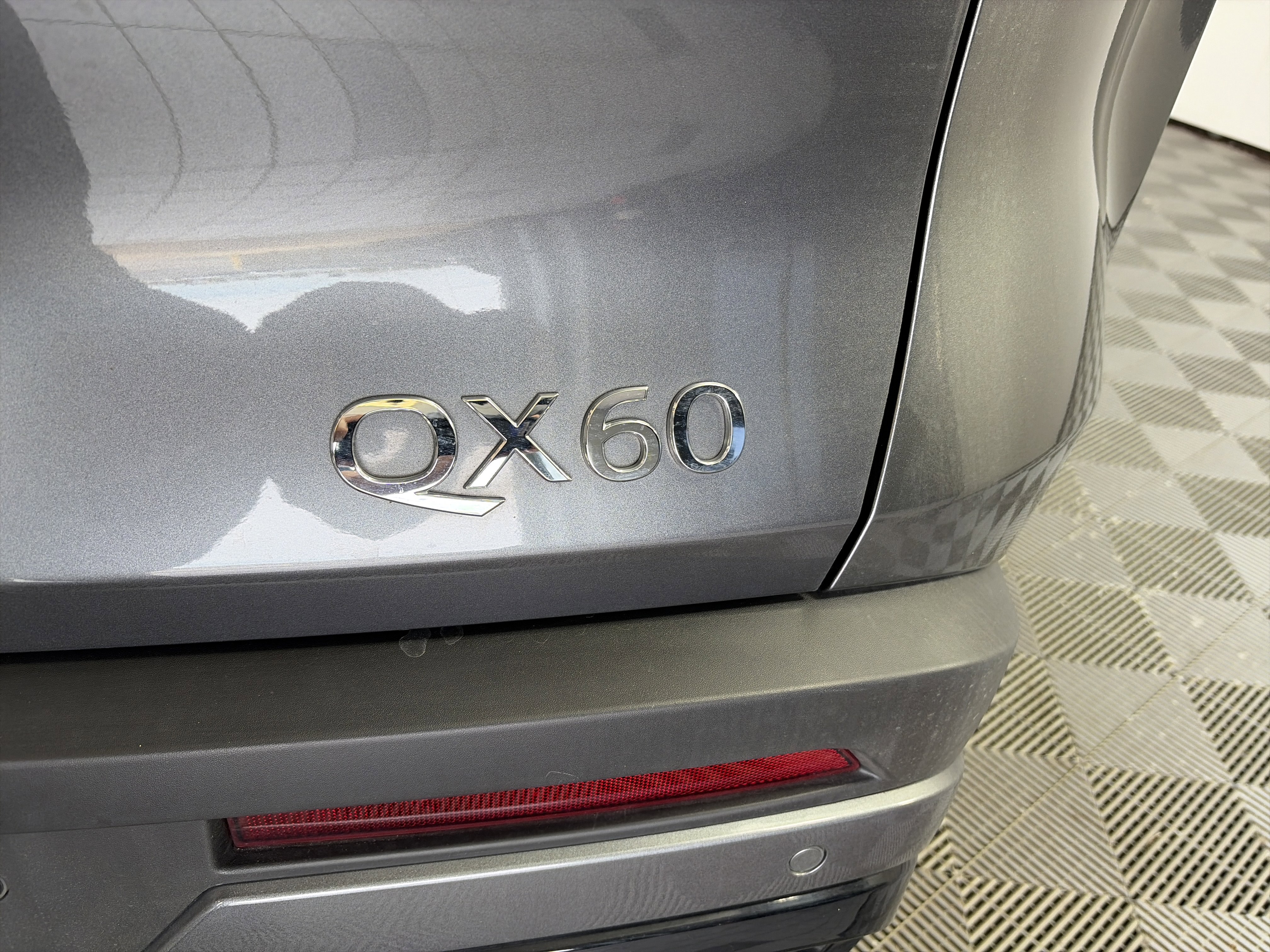 Used 2023 INFINITI QX60 Pure AWD/4WD image 18