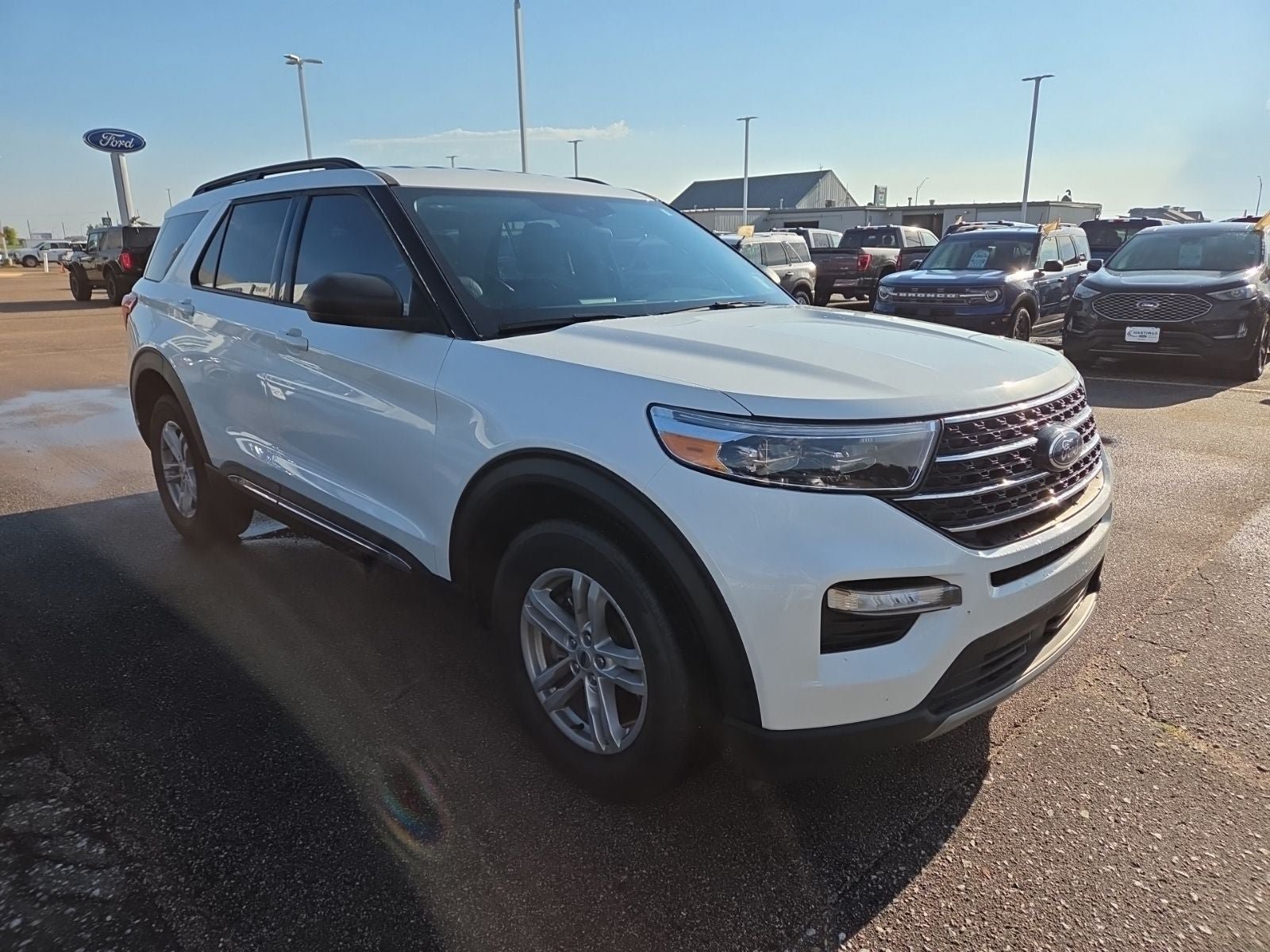 Used 2024 Ford Explorer XLT w/ Equipment Group 202A AWD/4WD image 10
