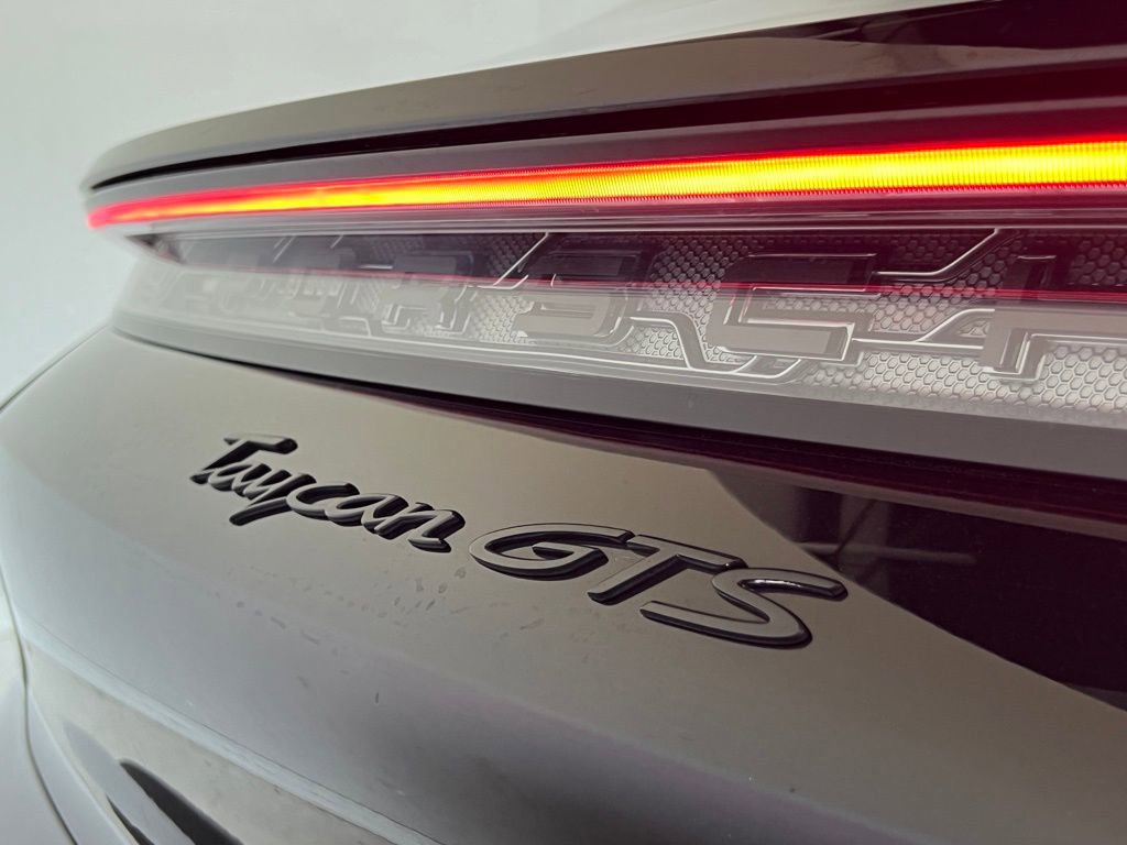 Used 2022 Porsche Taycan GTS image 12