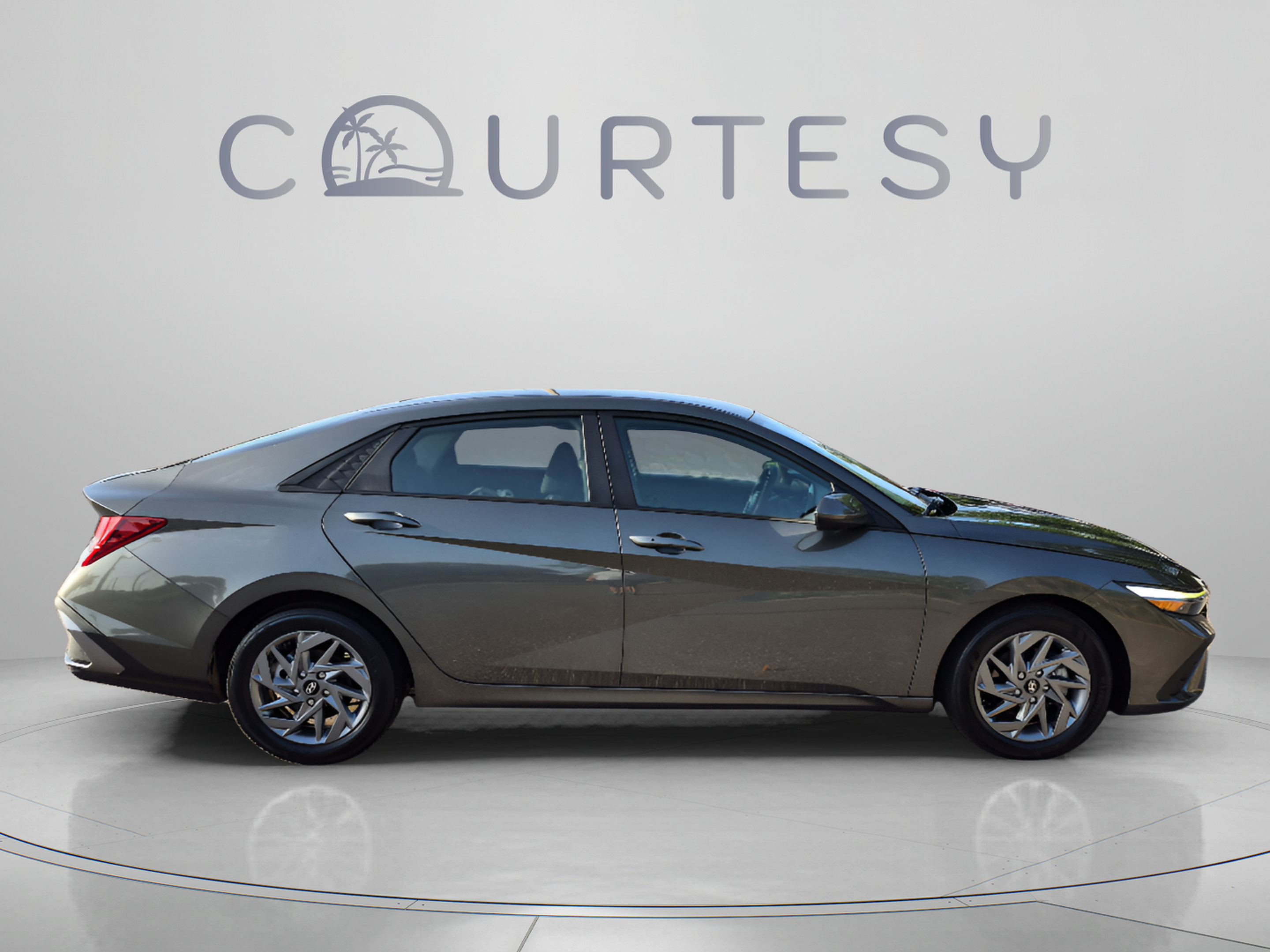 Used 2024 Hyundai Elantra SEL FWD image 8