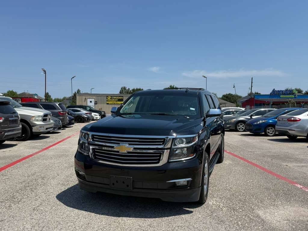 Used 2019 Chevrolet Suburban Premier RWD image 3
