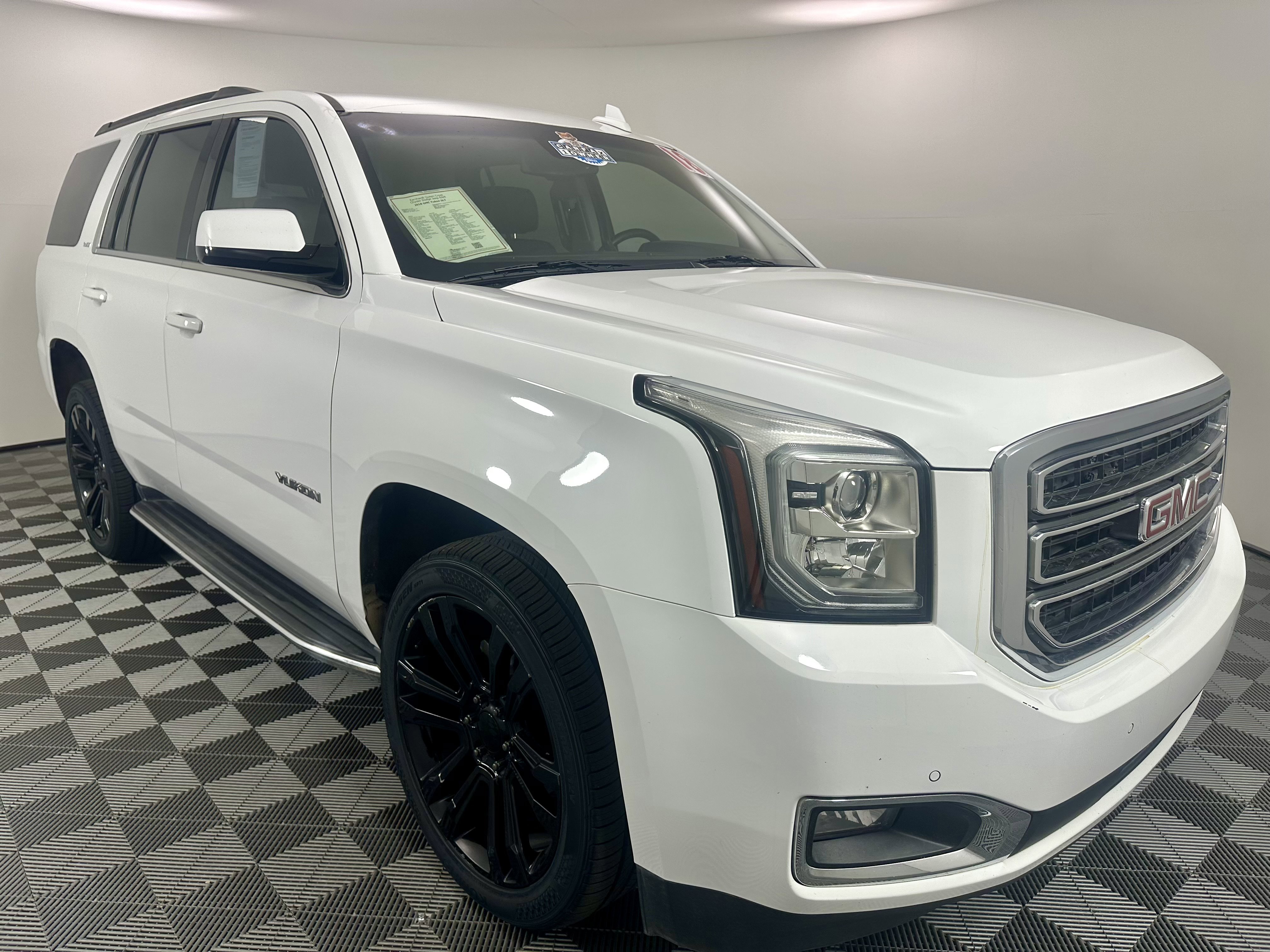 Used 2018 GMC Yukon SLT w/ HD Trailering Package AWD/4WD image 9