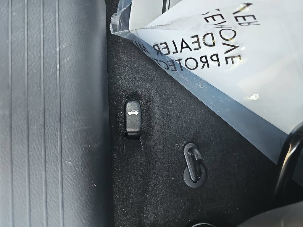 Used 2025 Nissan Versa SV w/ Trunk Package FWD image 32