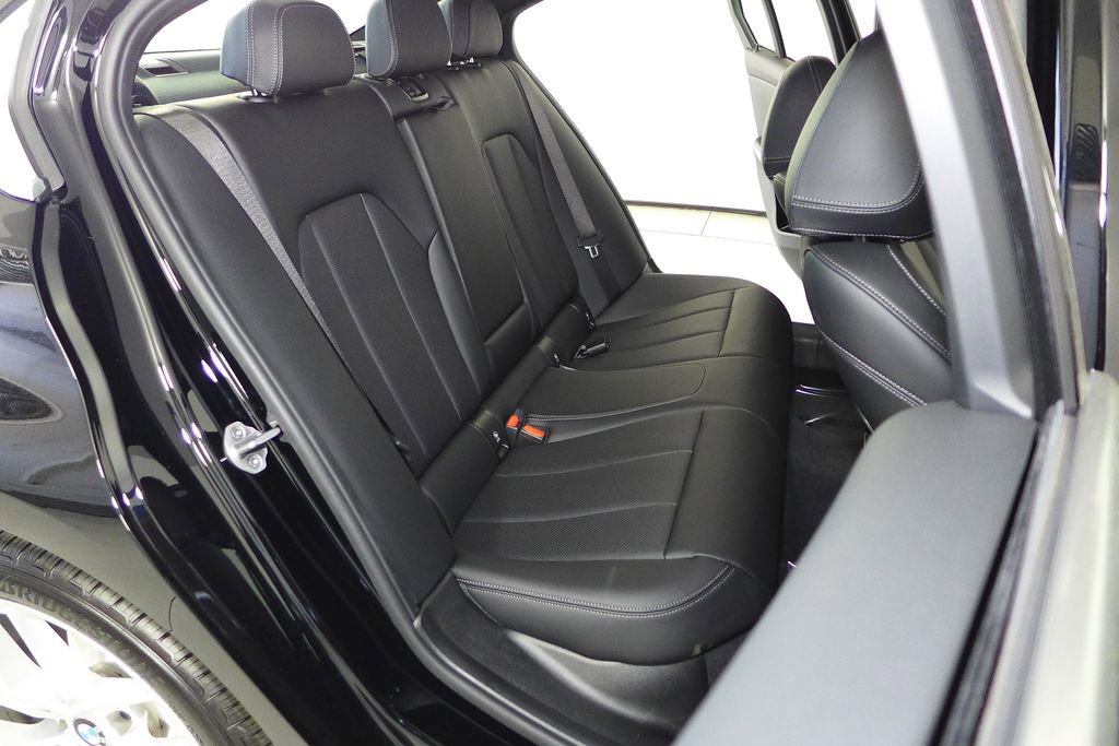 Used 2025 BMW 330i Sedan w/ Convenience Package RWD image 20